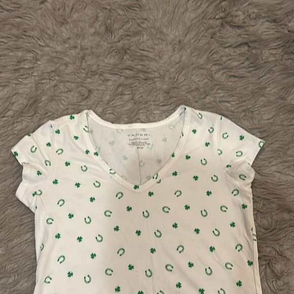 Tahari women’s white and green clover and horseshoe Pima cotton tshirt - Picture 2 of 5